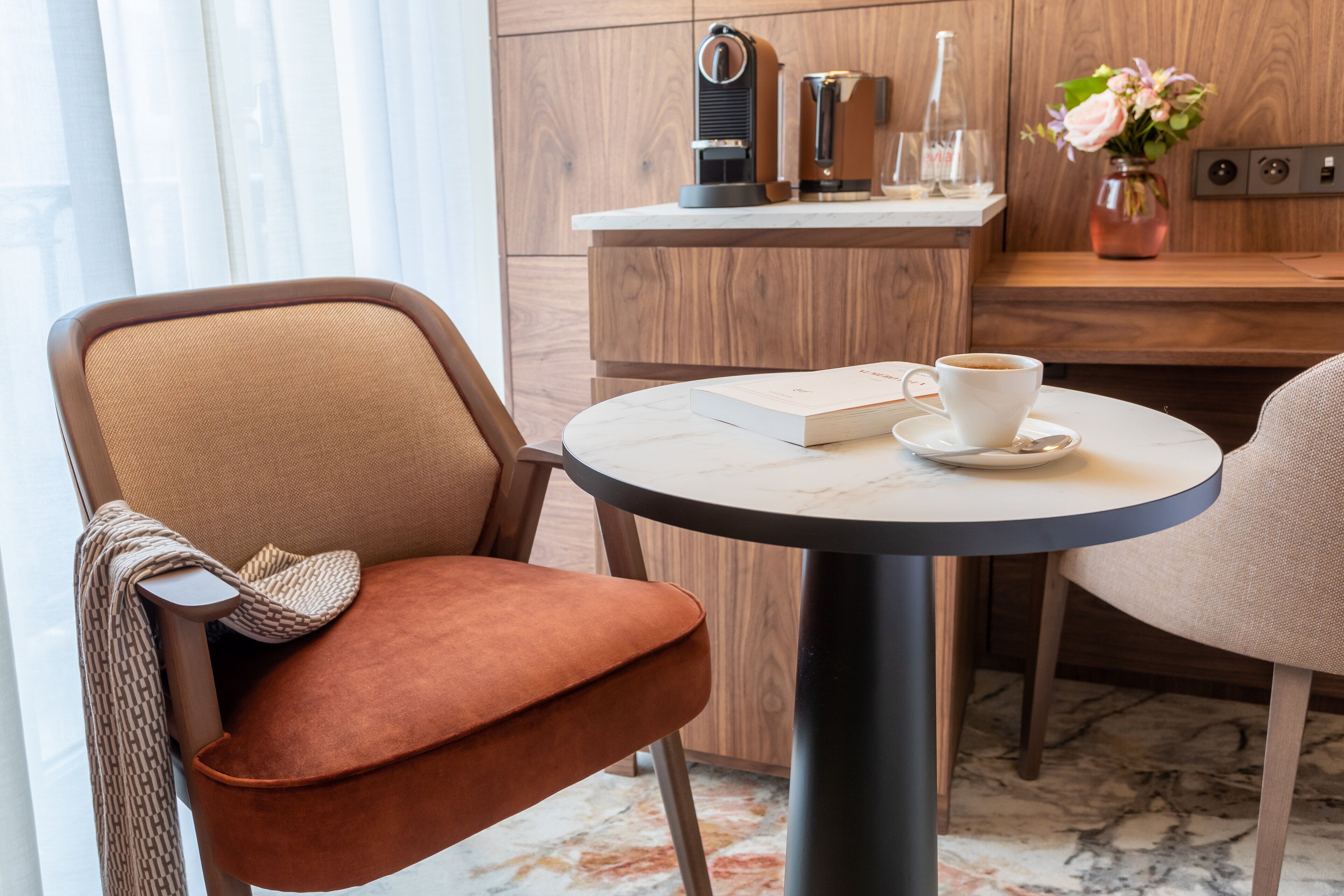 classic room, 1 queen bed | 1 bedroom, egyptian cotton sheets, premium bedding, minibar