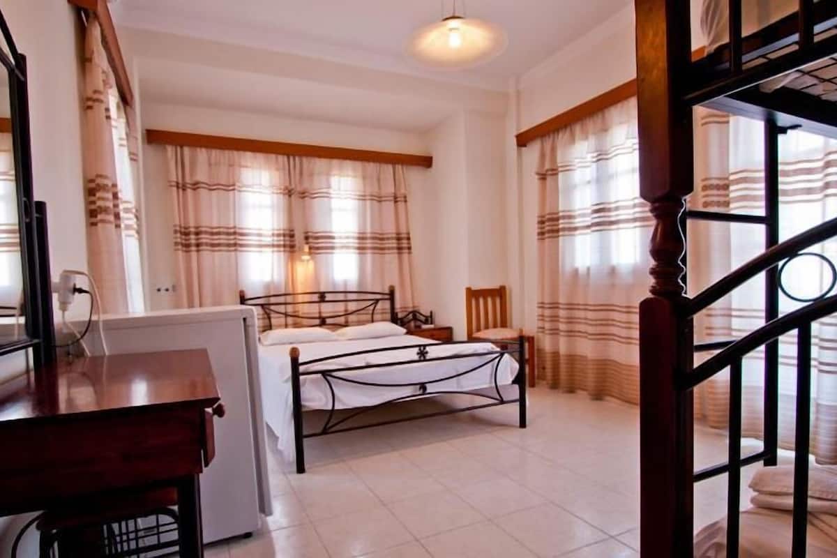 in-room safe, free wifi