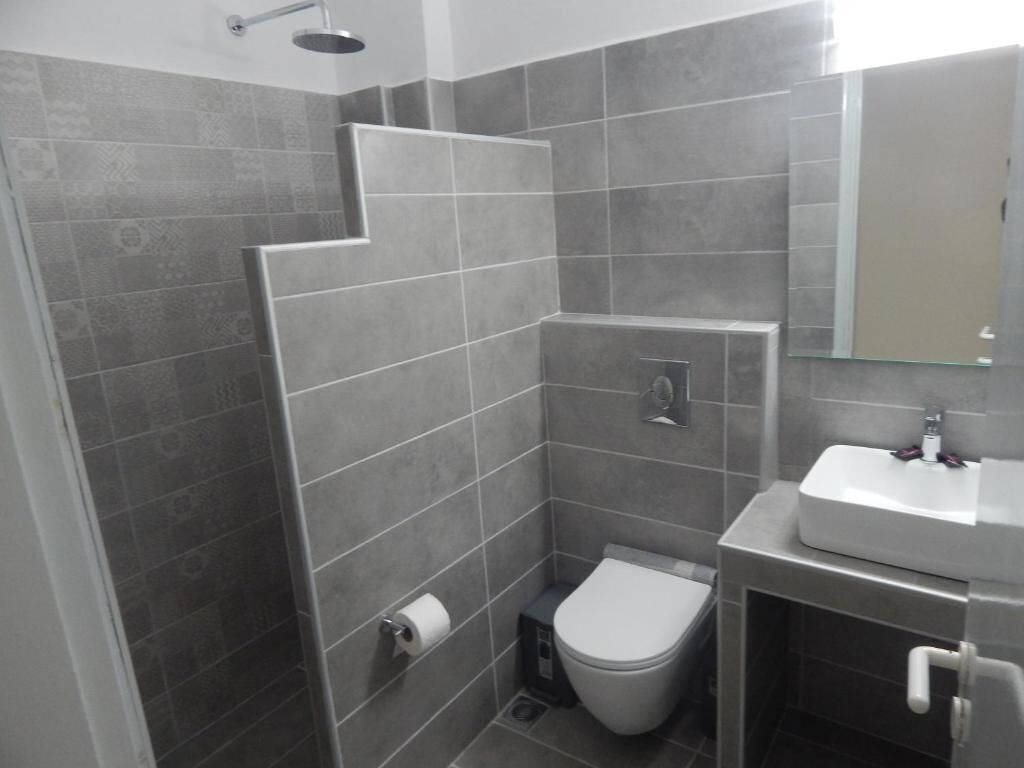 in-room safe, free wifi