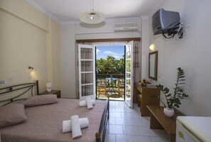 In-room safe, free WiFi