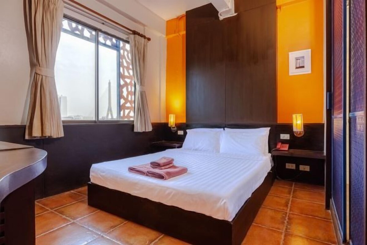 Wi-Fi de cortesia, roupa de cama