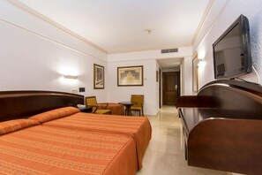 Doppelzimmer (with extra bed 1.7 x 80cm) | Minibar, Schreibtisch, Zustellbetten, kostenloses WLAN