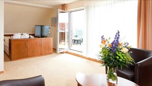 Apartment, 1 Bedroom (for 3 people) | 1 bedroom, hypo-allergenic bedding available, in-room safe - Hotel Atlantic Juist (Juist)