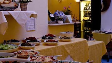 Café da manhã com buffet grátis