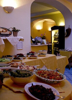 Free buffet breakfast