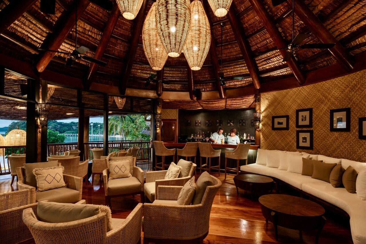 2 bars/lounges, poolside bar