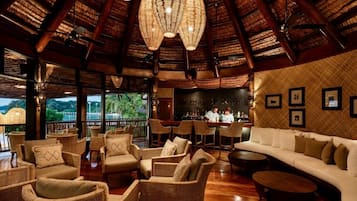 2 bars/lounges, poolside bar