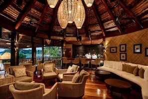 2 bars/lounges, poolside bar