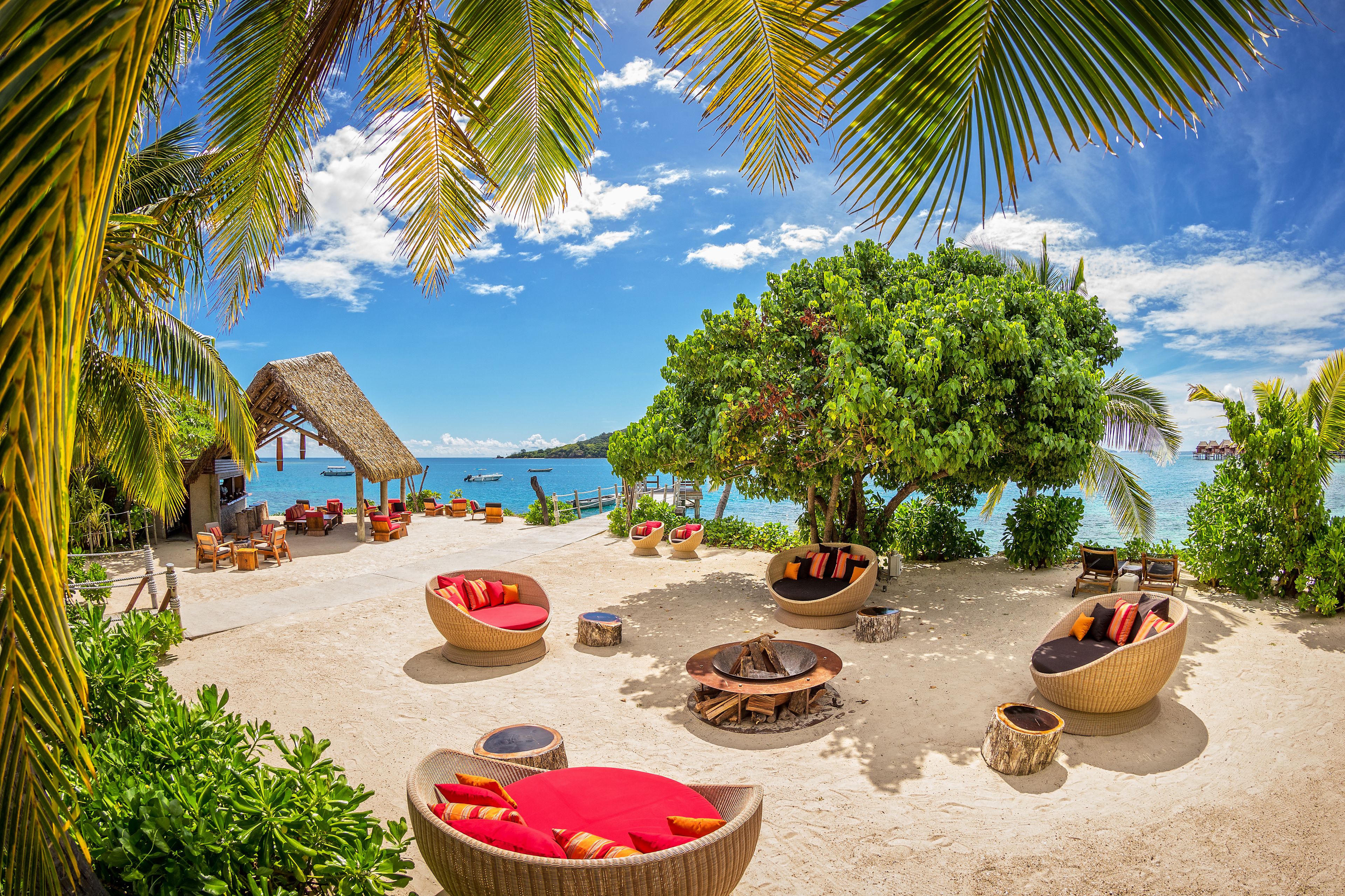 2 bares/lounges, bar ao lado da piscina
