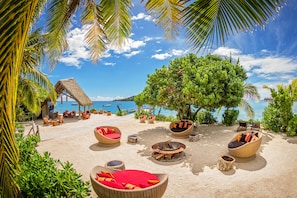 2 bars/lounges, poolside bar - Likuliku Lagoon Resort - Adults Only (Malolo Island)
