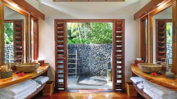 Free toiletries, hair dryer, bathrobes, slippers