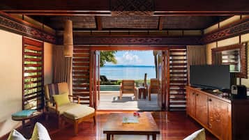 Deluxe Beachfront Bure