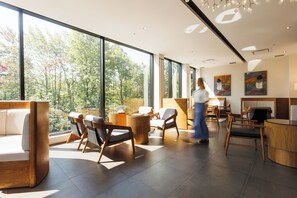 Reception - Hôtel-Musée Premières Nations (Wendake)