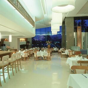 Breakfast, lunch, dinner served; Thai cuisine  - Lanna Palace 2004 Hotel (Chiang Mai)