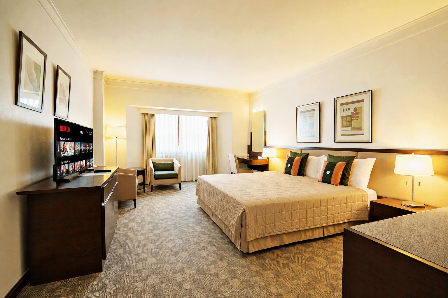 Deluxe Double Room | Minibar, in-room safe, desk, blackout drapes