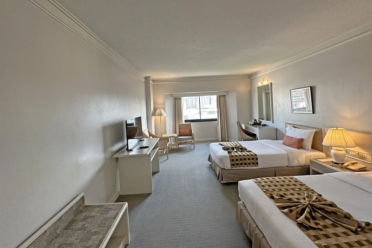 Minibar, in-room safe, desk, blackout curtains