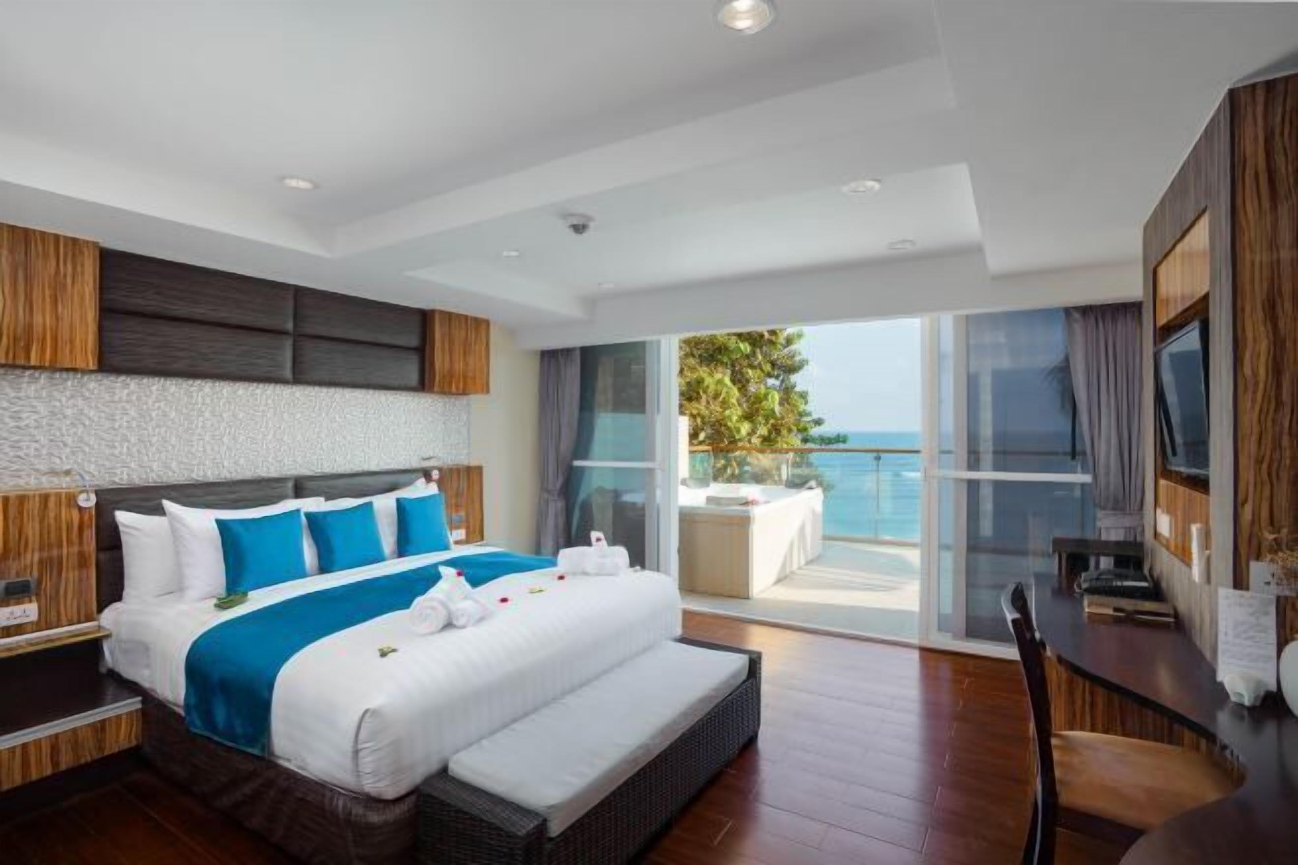 高級寢具、迷你吧、房內夾萬、隔音