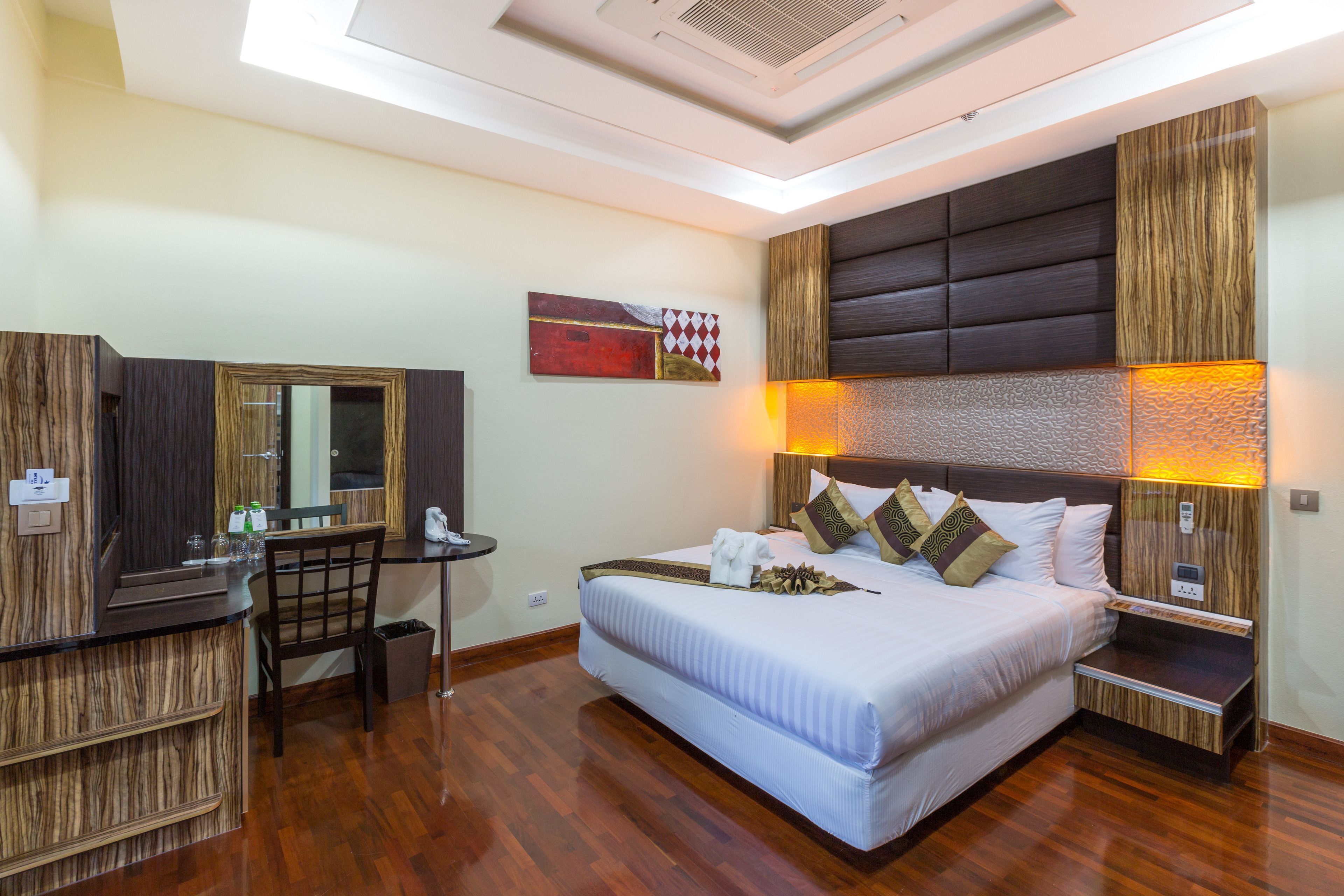 Premium bedding, minibar, in-room safe, soundproofing