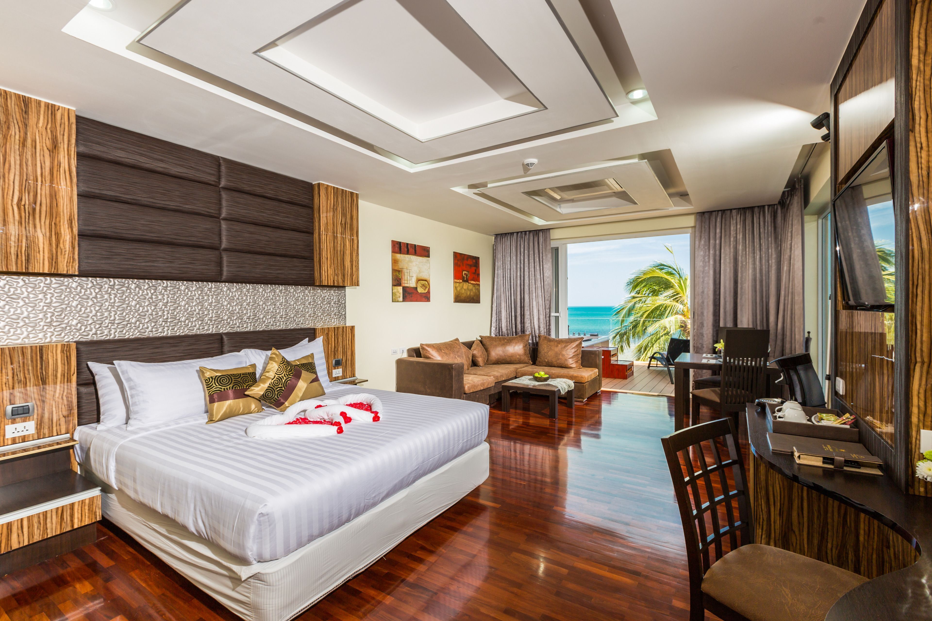 Premium bedding, minibar, in-room safe, soundproofing