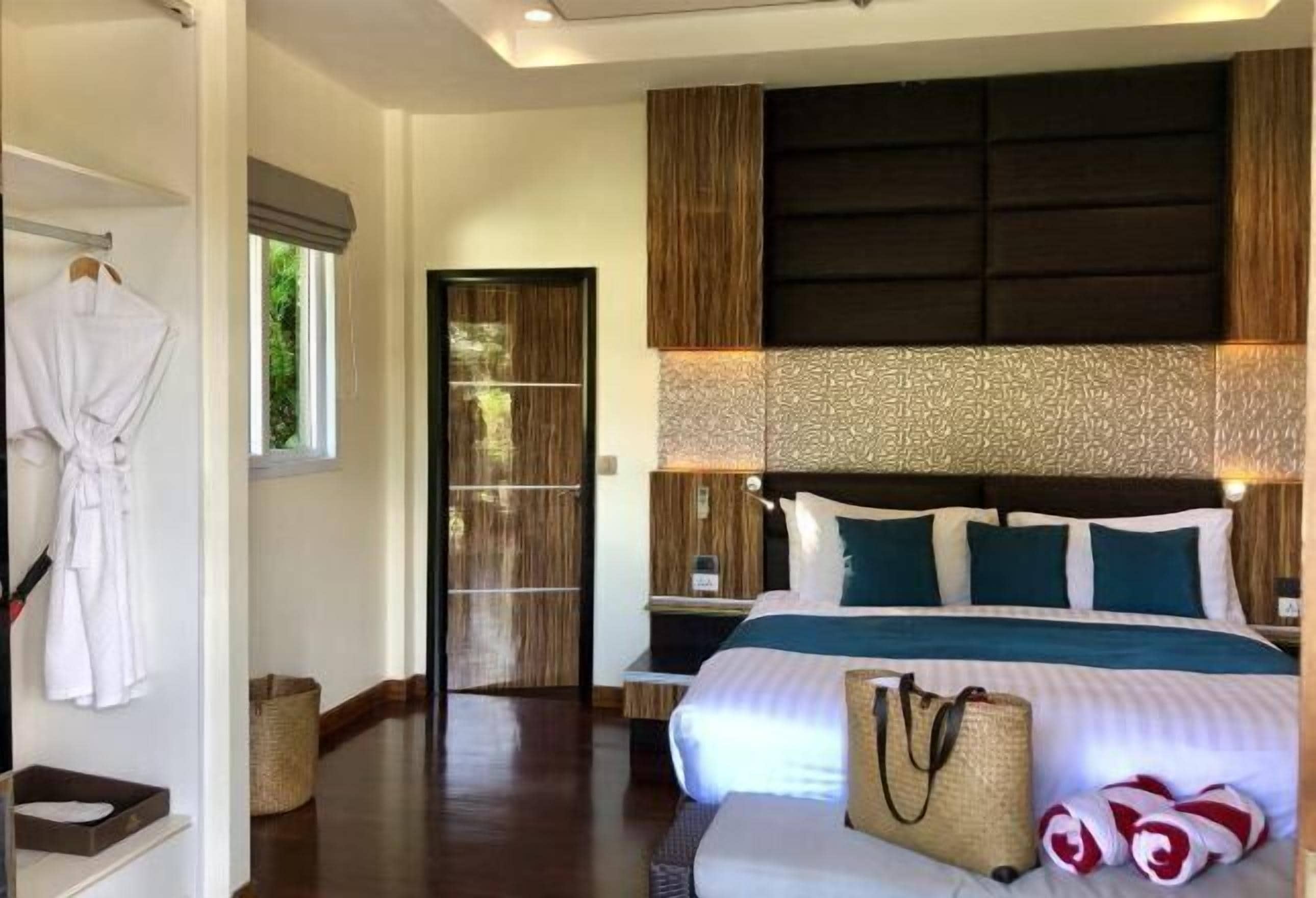 高級寢具、迷你吧、房內夾萬、隔音