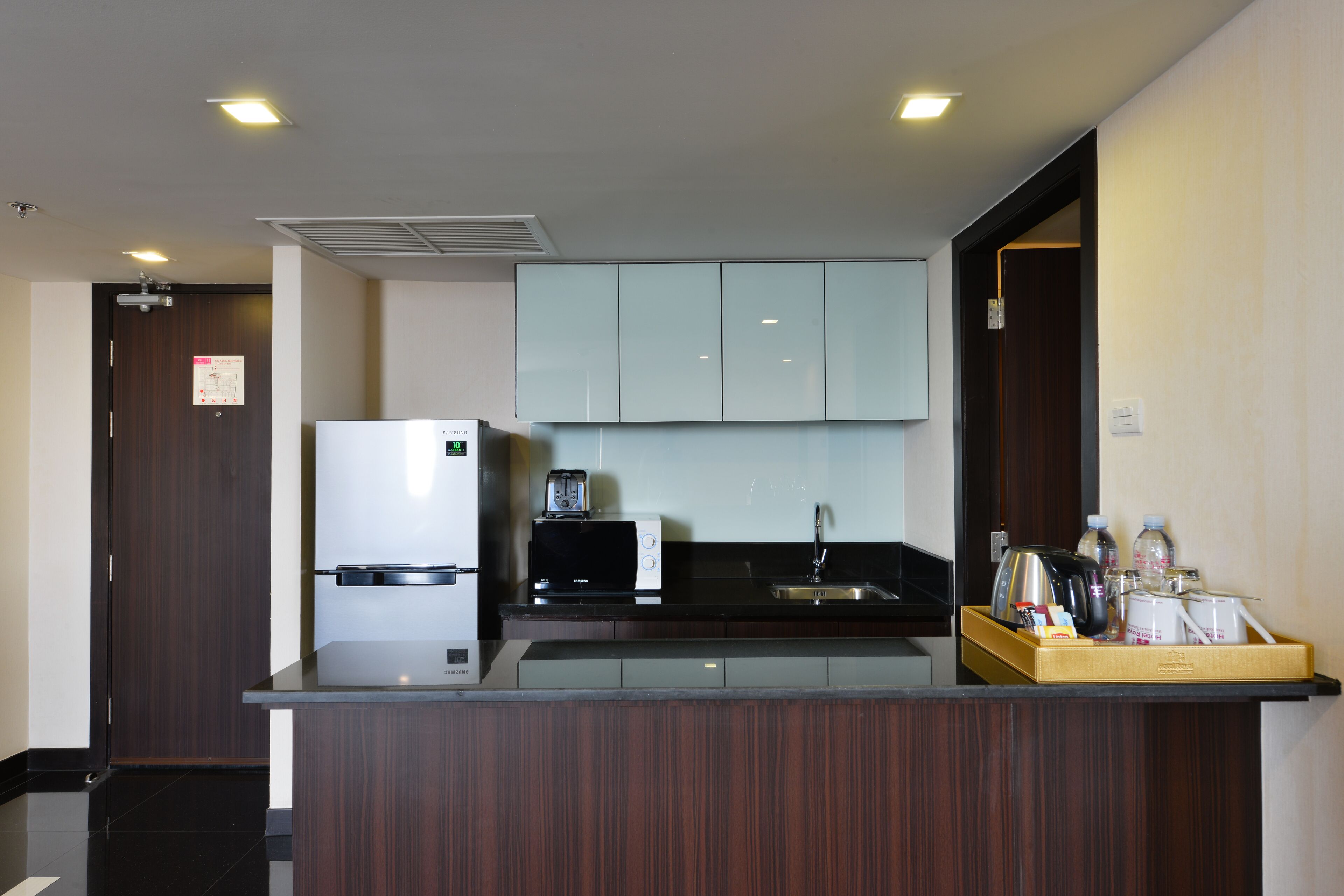 apartment suite | private kitchenette | fridge, coffee/tea maker