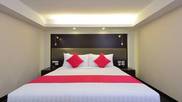 Family Suite | 1 bedroom, minibar, in-room safe, desk