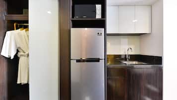Suite Familiale | Coin cuisine privé | Réfrigérateur, cafetiÚre/bouilloire