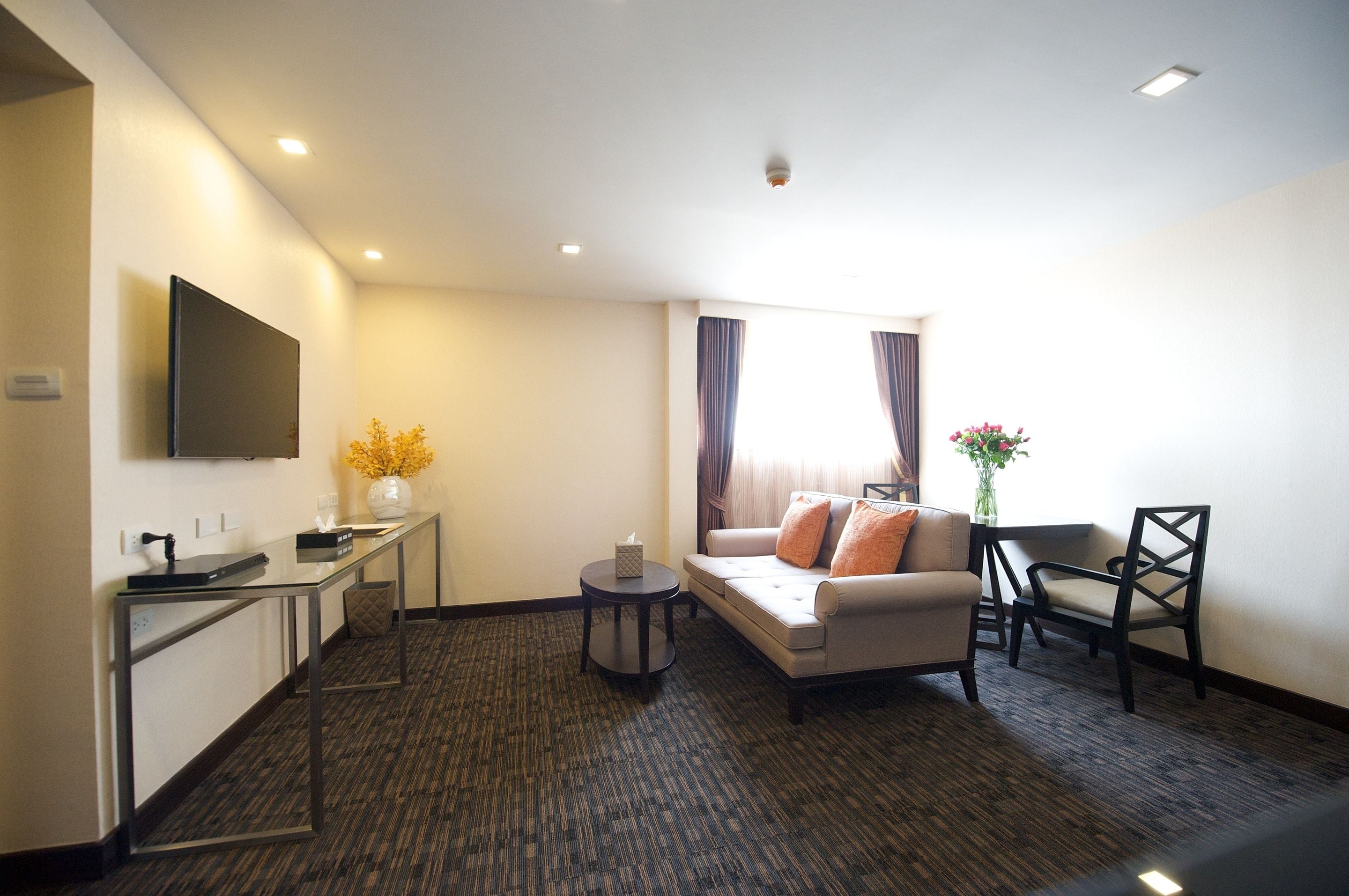 40-inch led tv with satellite channels, tv