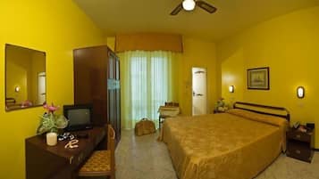 Hypo-allergenic bedding, in-room safe, desk