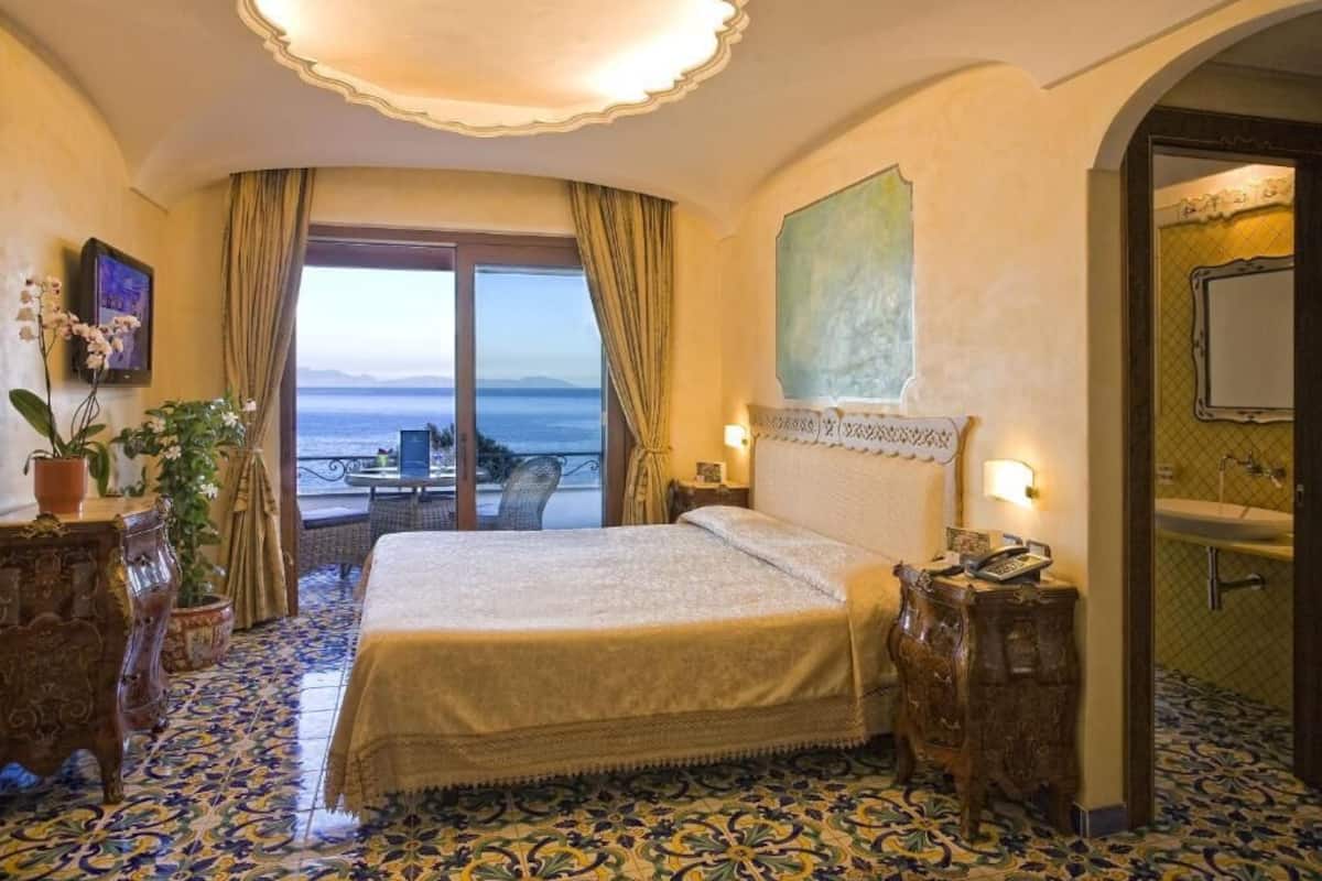 Minibar, in-room safe, desk, blackout curtains