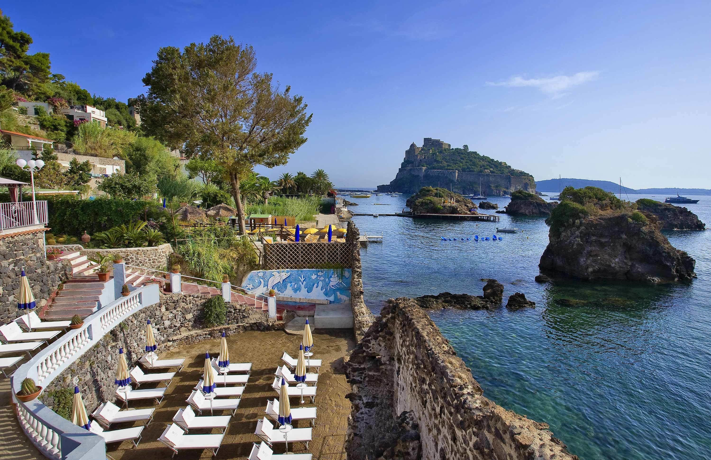 私人海灘、躺椅、太陽傘、沙灘巾