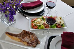 Breakfast, dinner served; Spanish cuisine, garden views