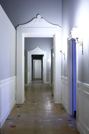 Hallway - Decumani Hotel De Charme (Naples)