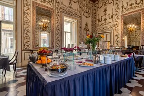 Free daily continental breakfast  - Decumani Hotel De Charme (Naples)