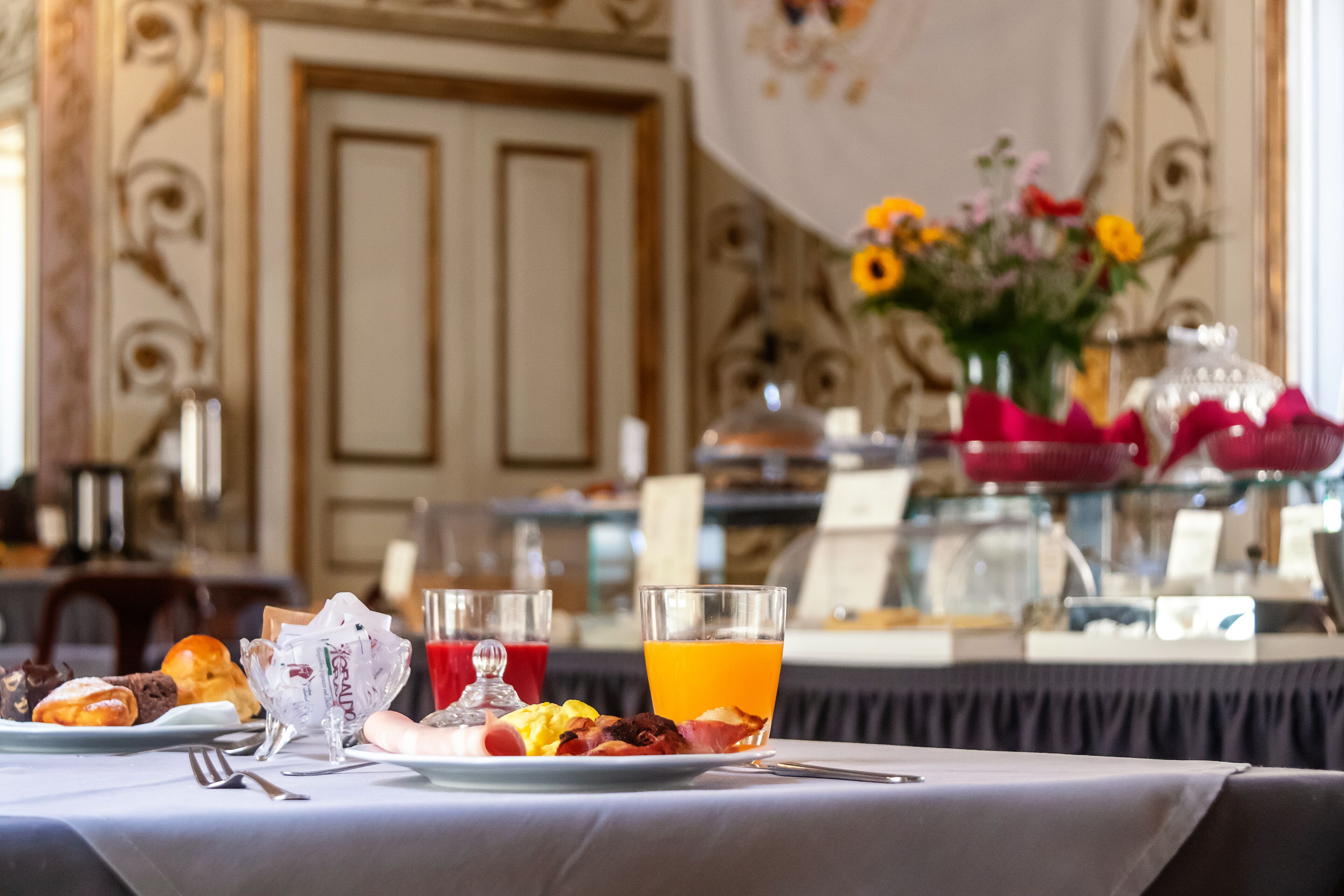 free daily continental breakfast