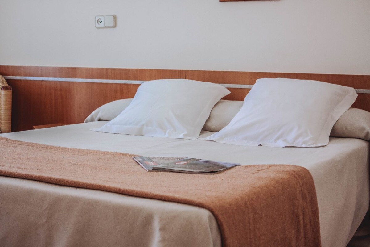 In-room safe, free cots/infant beds, bed sheets