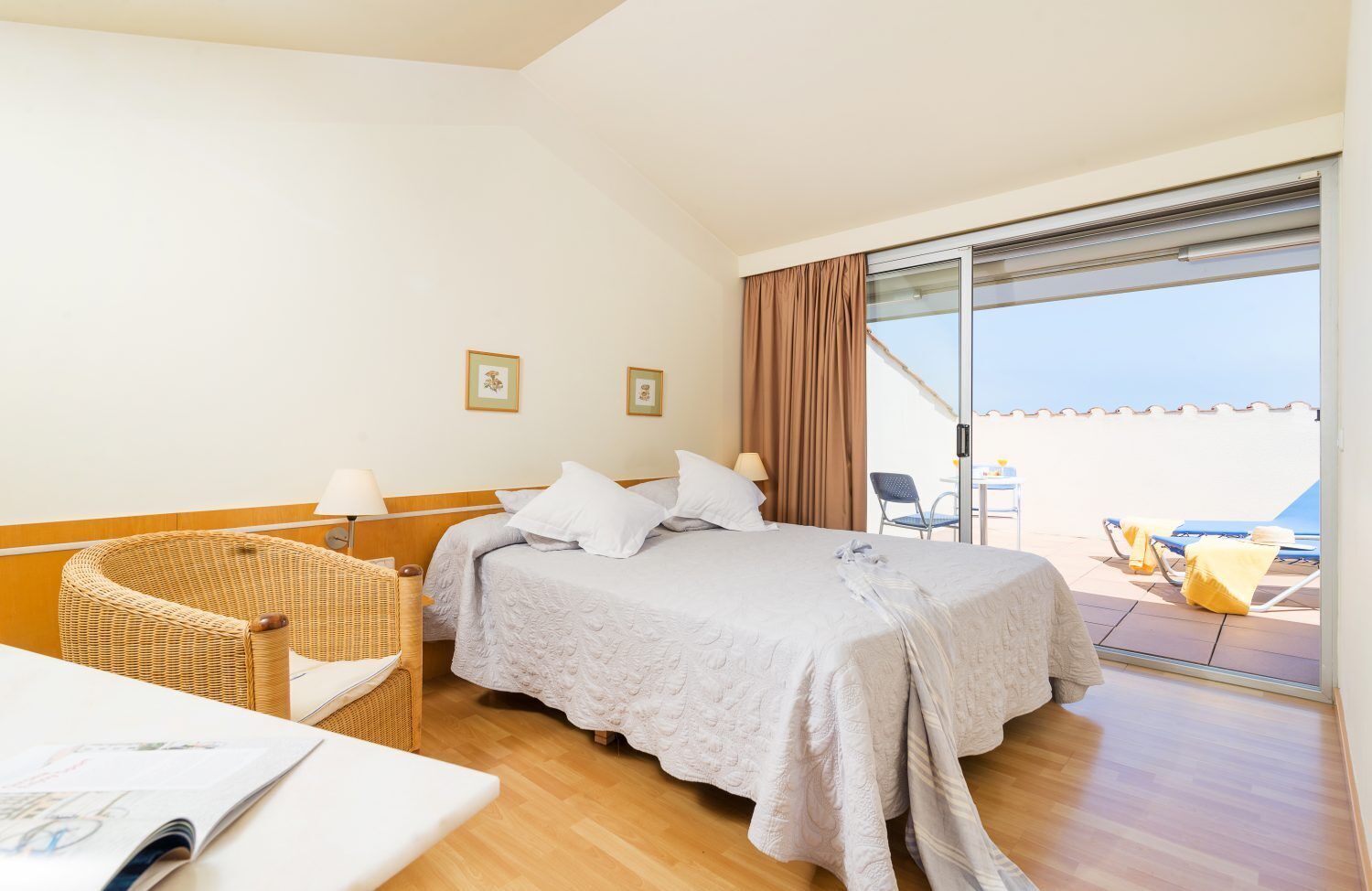 In-room safe, free cribs/infant beds, bed sheets
