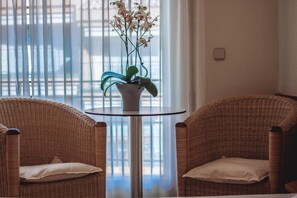 In-room safe, free cribs/infant beds, bed sheets - Hotel Ancora (Palamós)