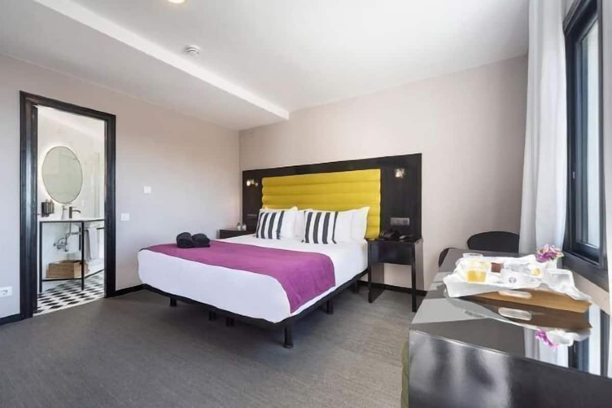 Minibar, Zimmersafe, kostenloses WLAN, Bettwäsche