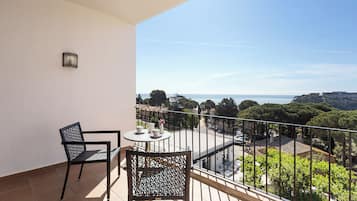 Habitación estándar, terraza, vistas al mar | Terraza o patio