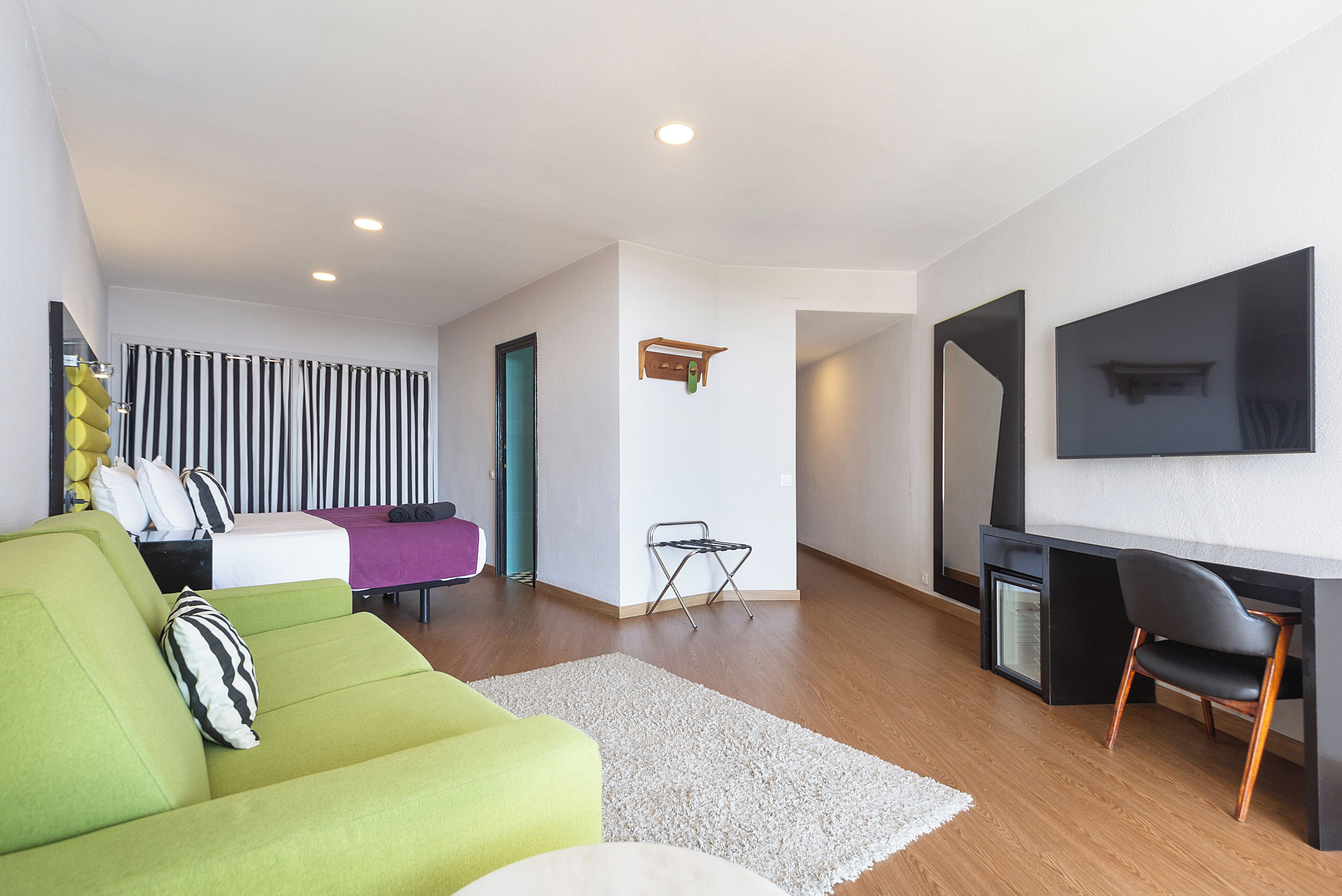 미니바, 객실 내 금고, 무료 WiFi, 침대 시트