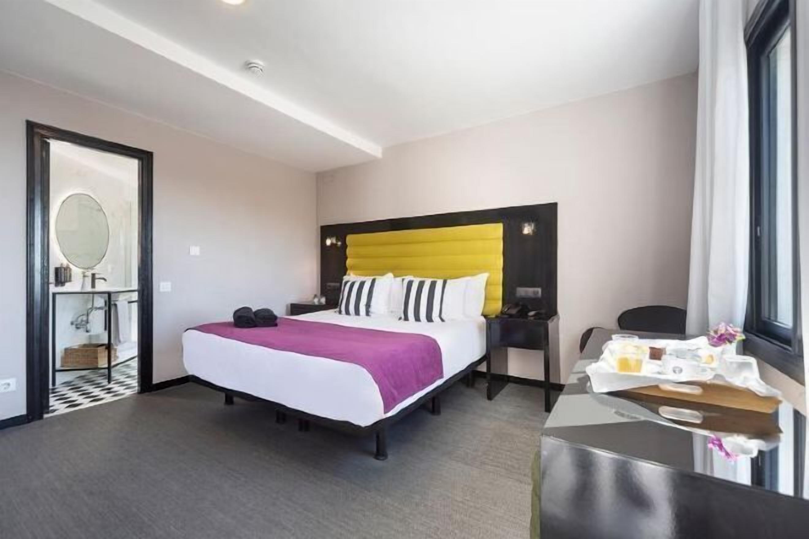 Minibar, in-room safe, free WiFi, bed sheets