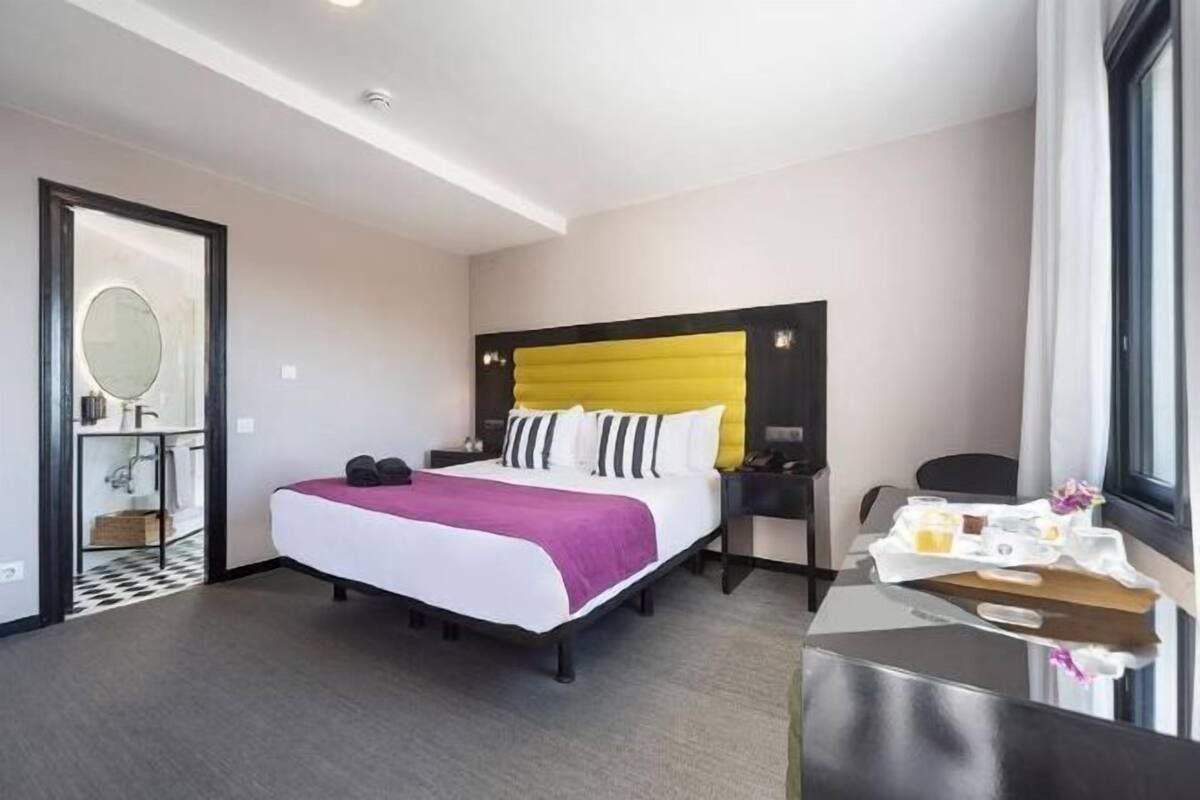 Minibar, in-room safe, free WiFi, bed sheets