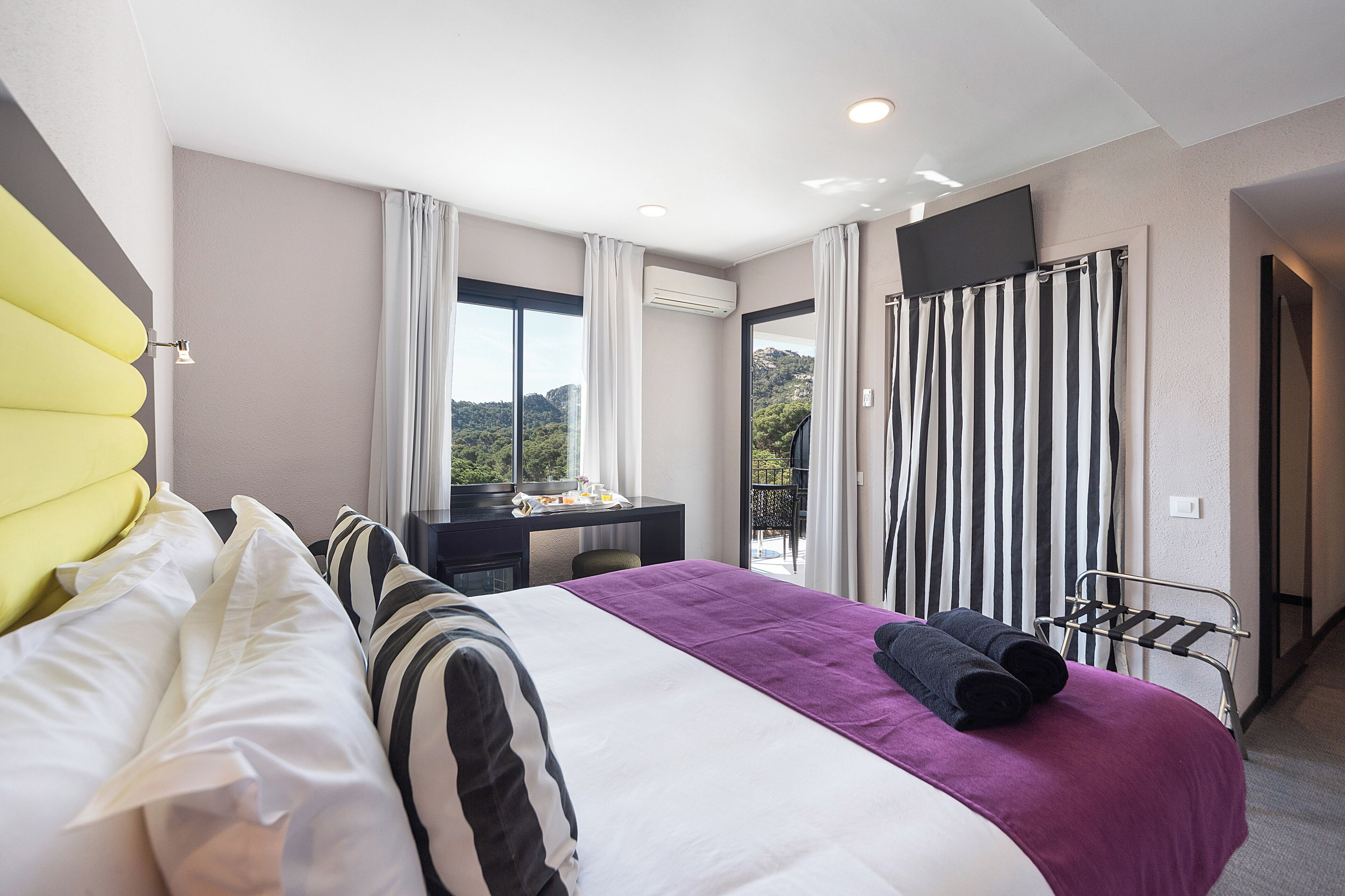 Standaard kamer, balkon | Een minibar, een kluis op de kamer, gratis wifi, beddengoed