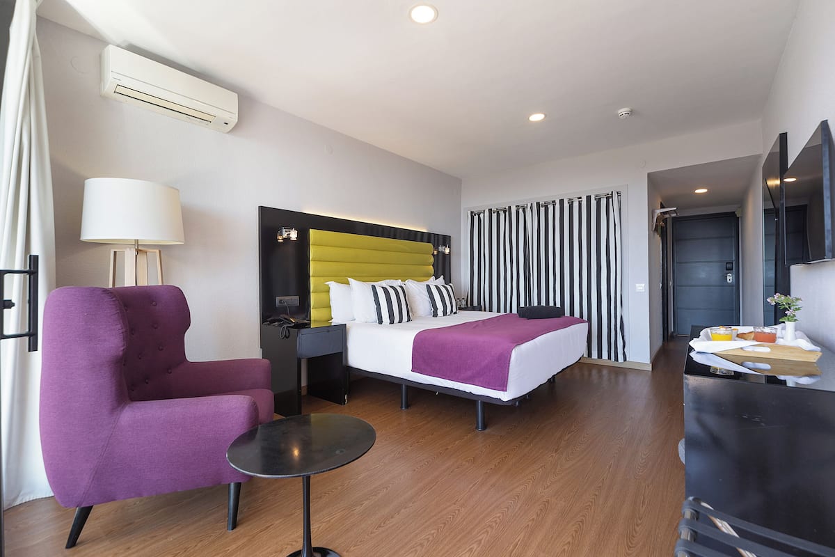 Standardzimmer, Terrasse, Meerblick | 1 Schlafzimmer, hochwertige Bettwaren, Daunenbettdecken
