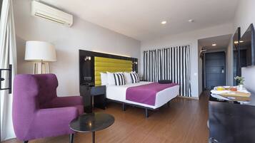 Chambre Standard, terrasse, vue mer | 1 chambre, literie de qualité supérieure, couette en duvet d'oie