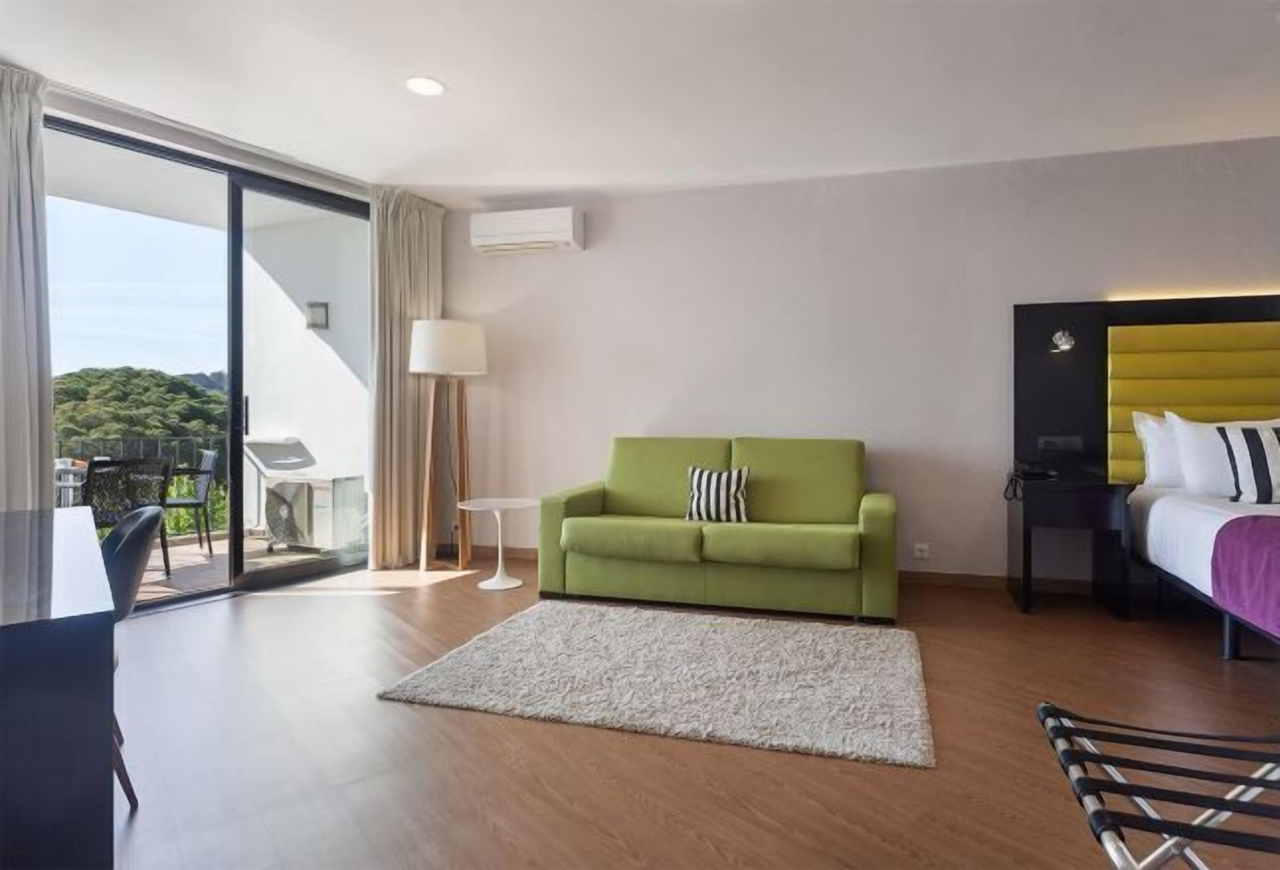 Living area | 42-inch Smart TV with satellite channels