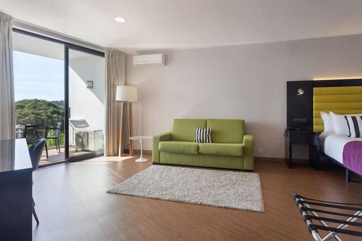 Living area | 42-inch Smart TV with satellite channels