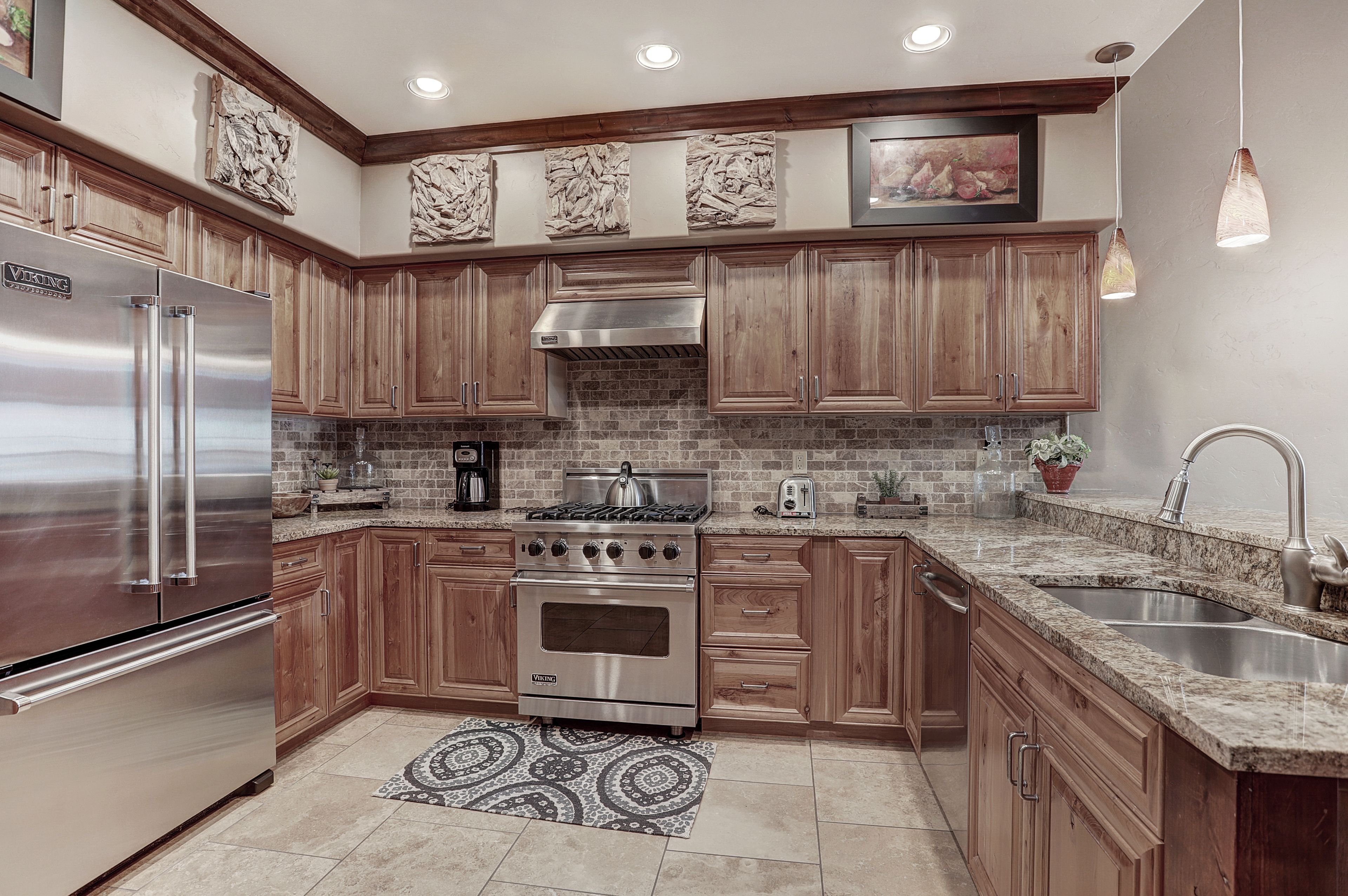 condo, 4 bedrooms | bathroom | combined shower/bathtub, free toiletries, hair dryer, towels