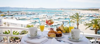 Hotel & Diving les Illes